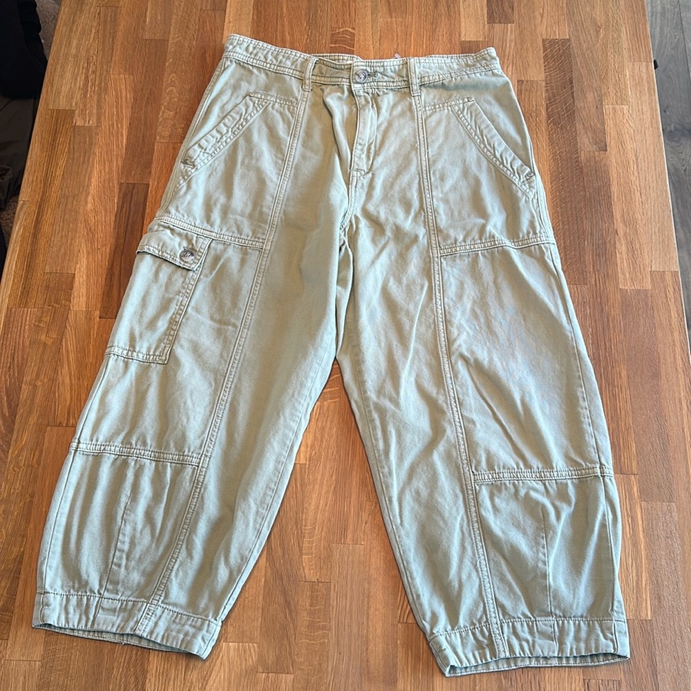 Anthropologie Crop Cargo Pants, 10 petite